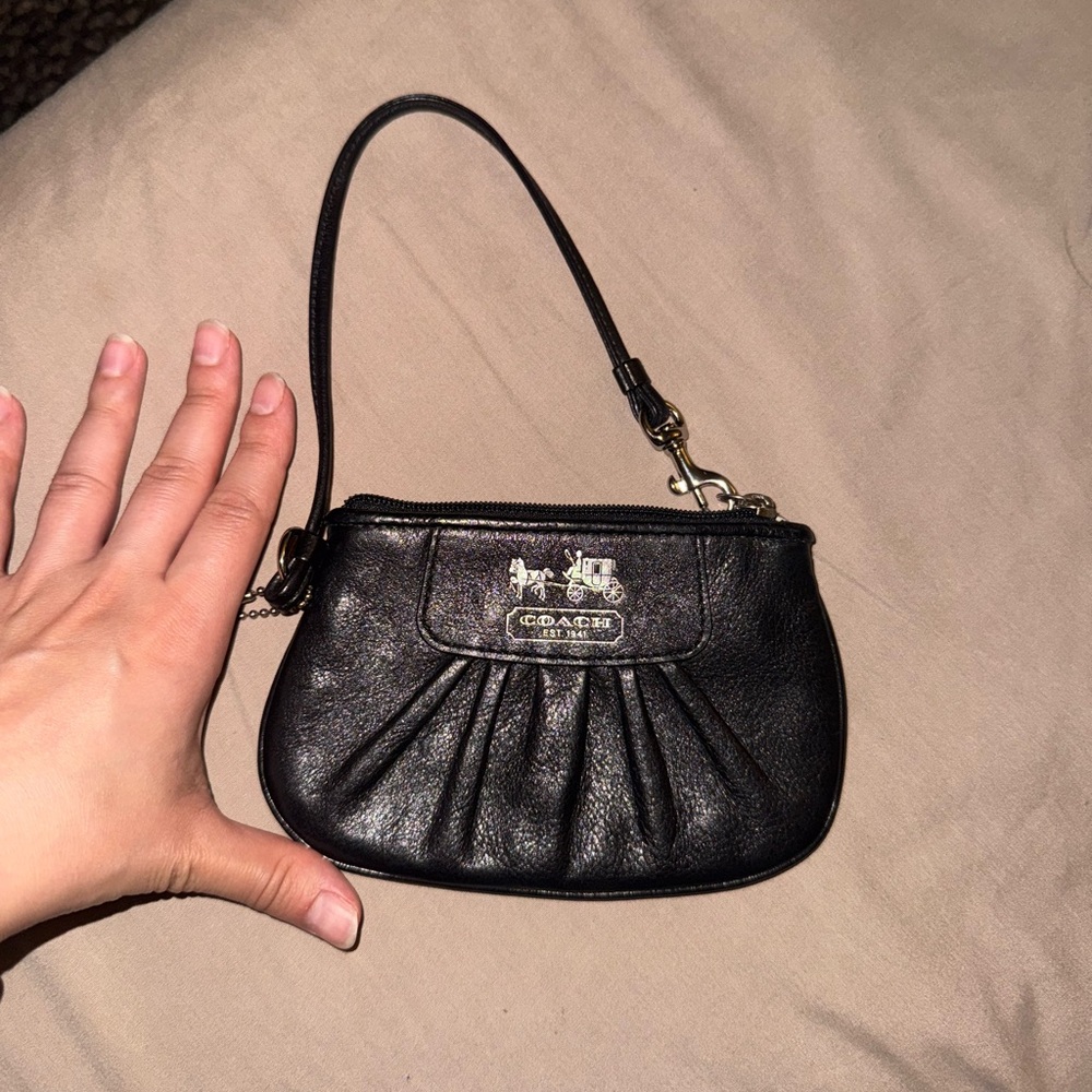 Coach Black Leather Pleated Wristlet Purse – Horse & Carriage Logo Purple Lining - Picture 6 of 7